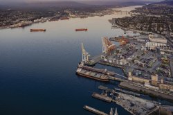 Canada orders striking dock workers back to ports