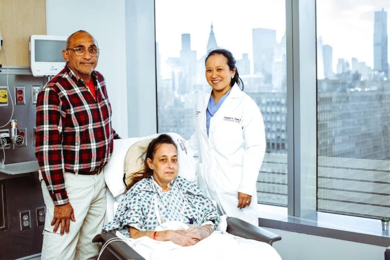 A 57-year-old woman with chronic obstructive pulmonary disease (COPD) has received the world's first fully robotic double lung transplant. Photo by NYU Langone Health/HealthDay News
