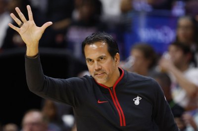 Erik Spoelstra: 'Horrendous' timeout, mental error costly in Heat loss to Pistons