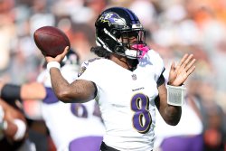 Lamar Jackson, Derrick Henry help Baltimore Ravens rally past Los Angeles Chargers