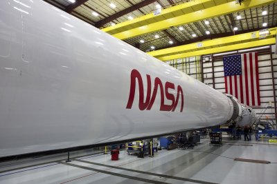 NASA says SpaceX will launch its Dragonfly mission to Saturn