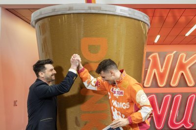 World's largest iced latte served in 11-foot tall cup